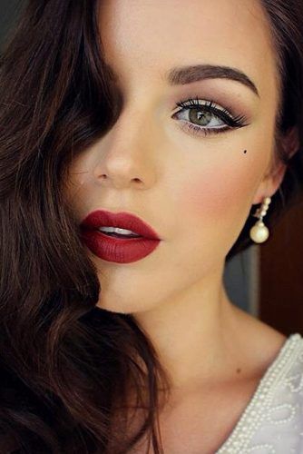 Elegant Red Lipstick Makeup Idea