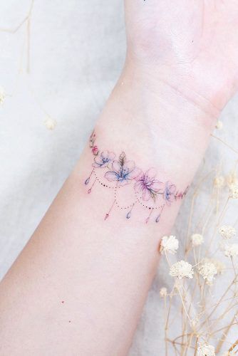 24+ Cute Wrist Tattoos Ideas You Will Love - GlamiVibe