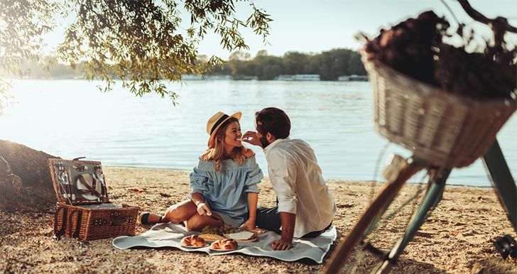 Picnic First Date Ideas