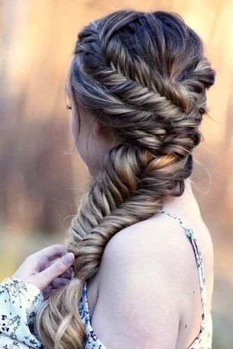 45+ Stunning Side Braid Hairstyles For Long Hair - GlamiVibe